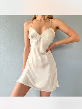 Victoria's Secret White Satin Lace-Trim Chemise vintage embellished